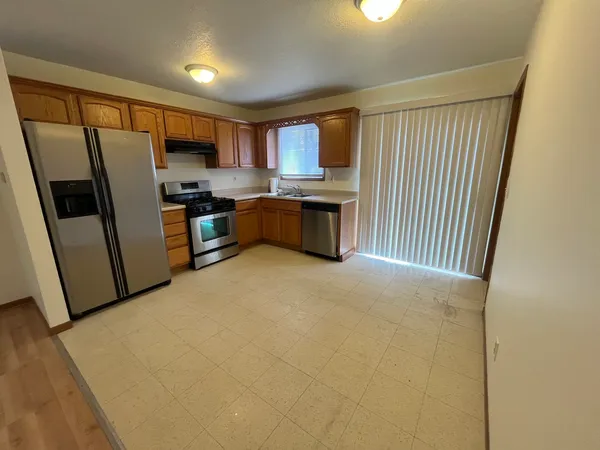 $1,300 | 300-302 West 2nd Street, Unit 300, Aroma Park, IL 60910