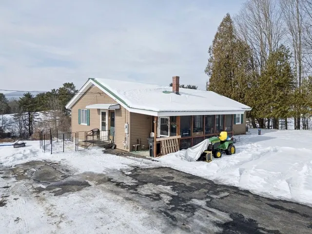 $299,000 | 412 Winter Street, Claremont, NH 03743