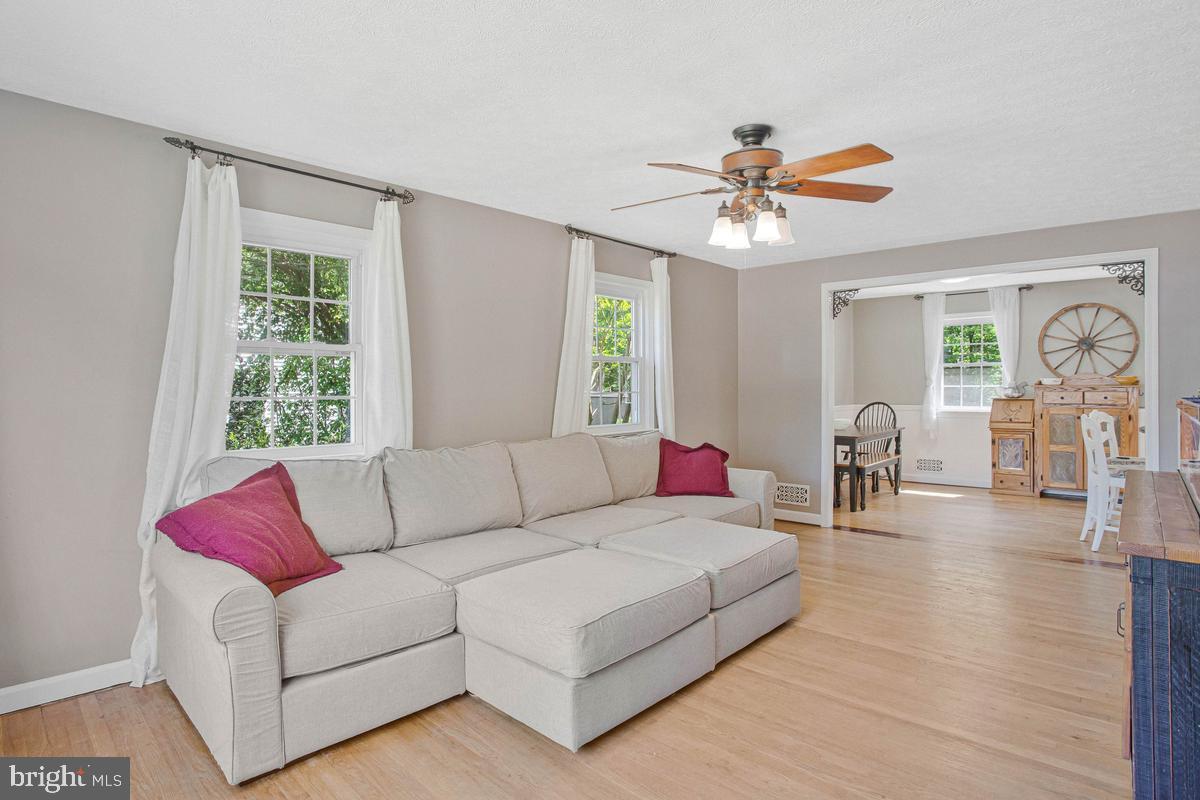 24 Robshire Manor Road Huntingtown, MD 20639 - Photo 5 of 55