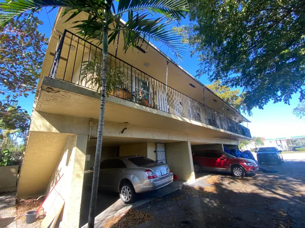 $1,250 | 2800 West Sunrise Boulevard, Unit 2, Fort Lauderdale, FL 33311