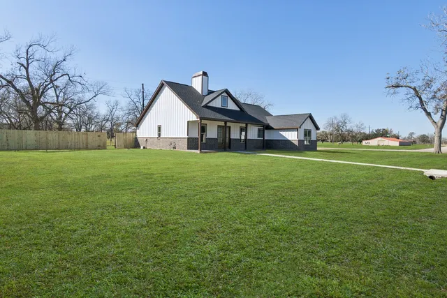 $2,200 | 1610 Newgulf Drive, Boling, TX 77420