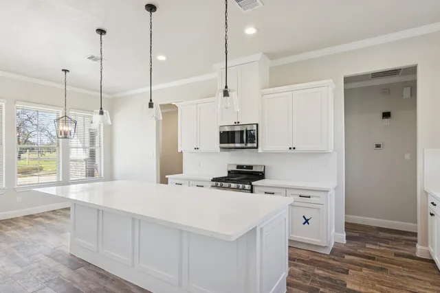 $2,200 | 1610 Newgulf Drive, Boling, TX 77420