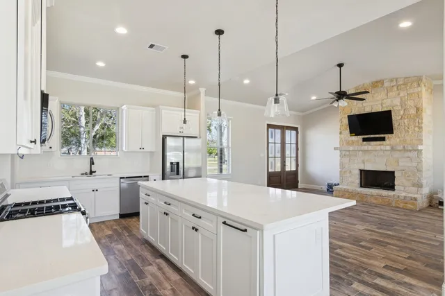 $2,200 | 1610 Newgulf Drive, Boling, TX 77420