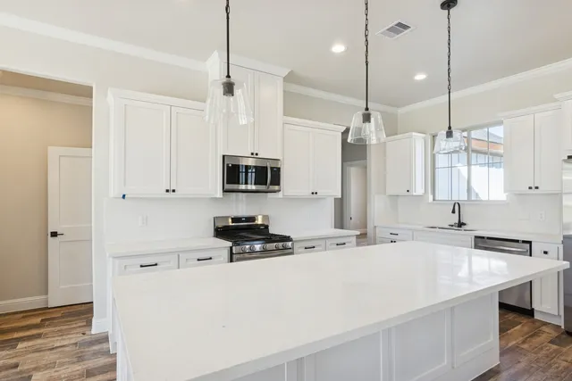 $2,200 | 1610 Newgulf Drive, Boling, TX 77420