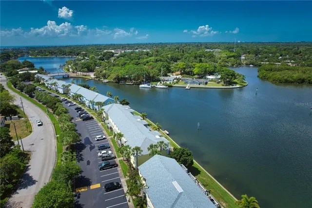 $2,200 | 204 Pompano Drive Southeast, Unit D, St. Petersburg, FL 33705