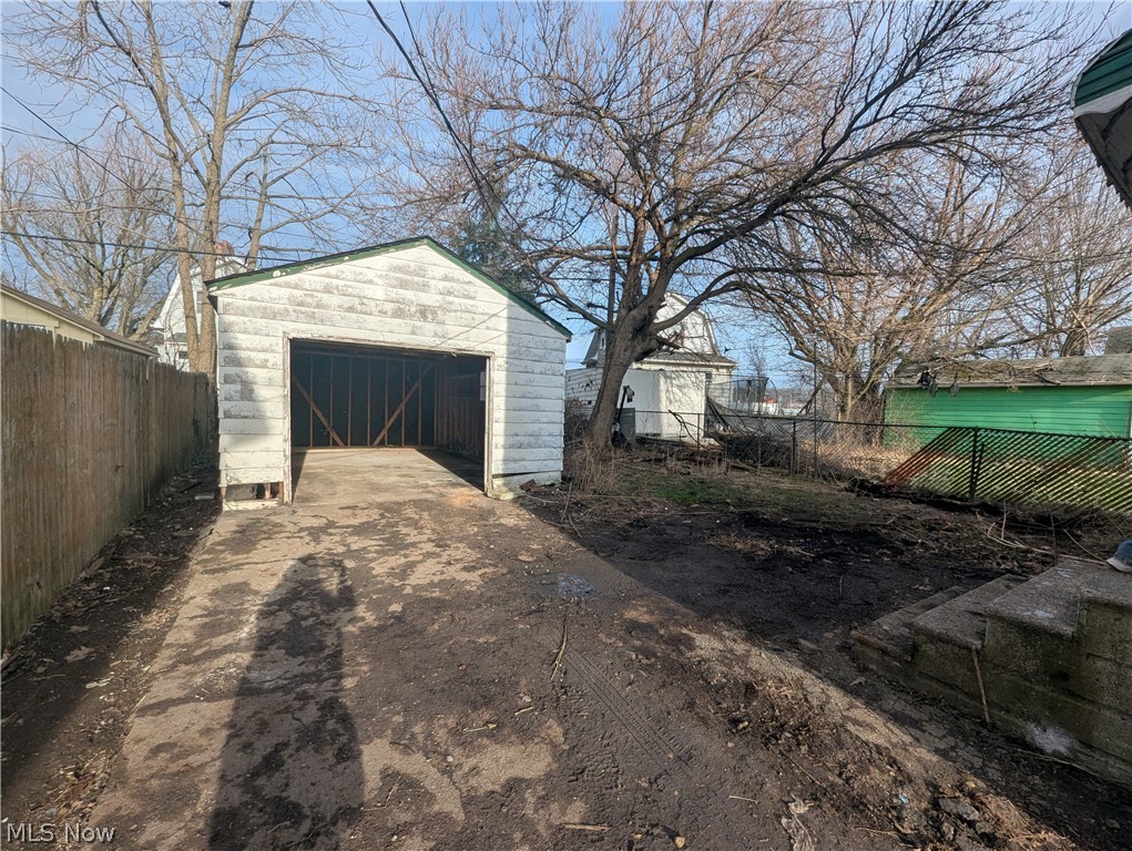1449 Clearaire Road Cleveland, OH 44110 - Photo 5 of 23