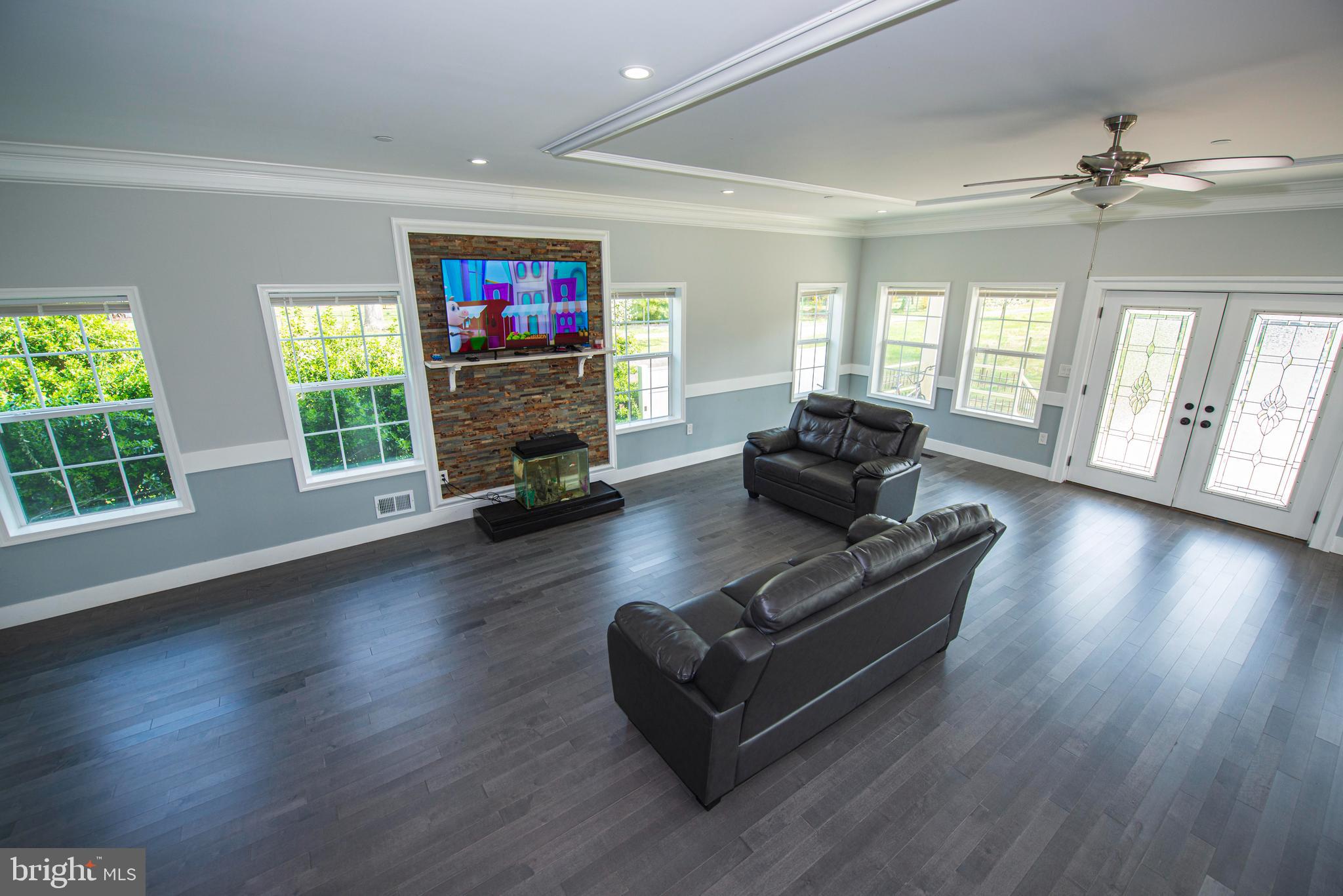 516 Riverside Road Baltimore, MD 21221 - Photo 2 of 59