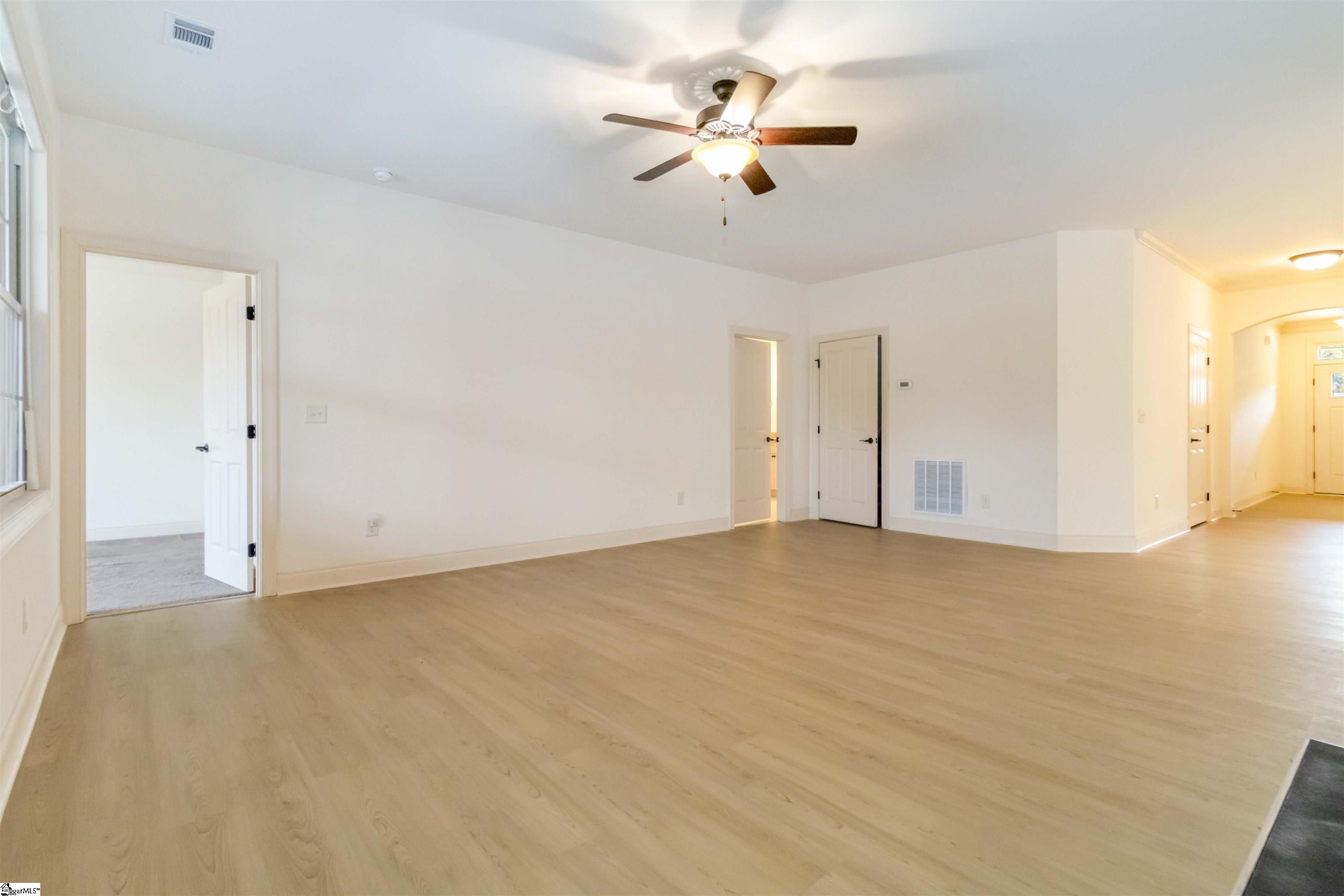 19 Cloverfield Drive Simpsonville, SC 29680 - Photo 11 of 37