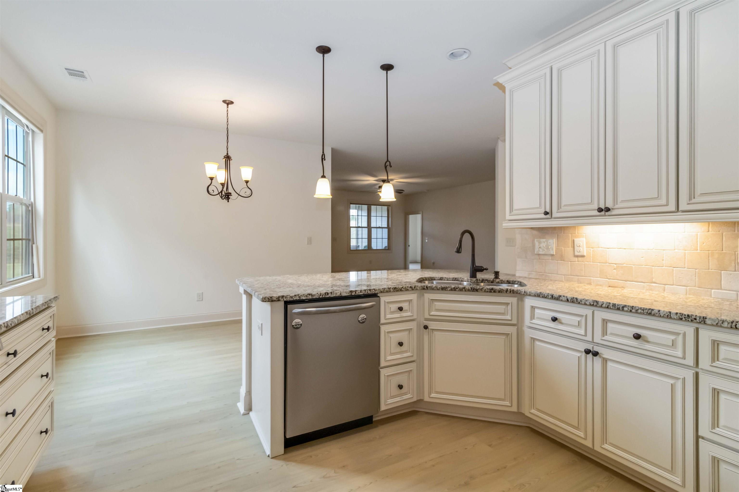 19 Cloverfield Drive Simpsonville, SC 29680 - Photo 13 of 37