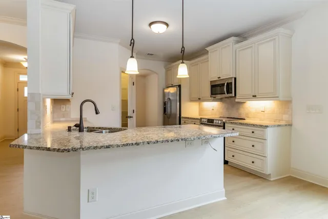 $444,700 | 19 Cloverfield Drive, Simpsonville, SC 29680