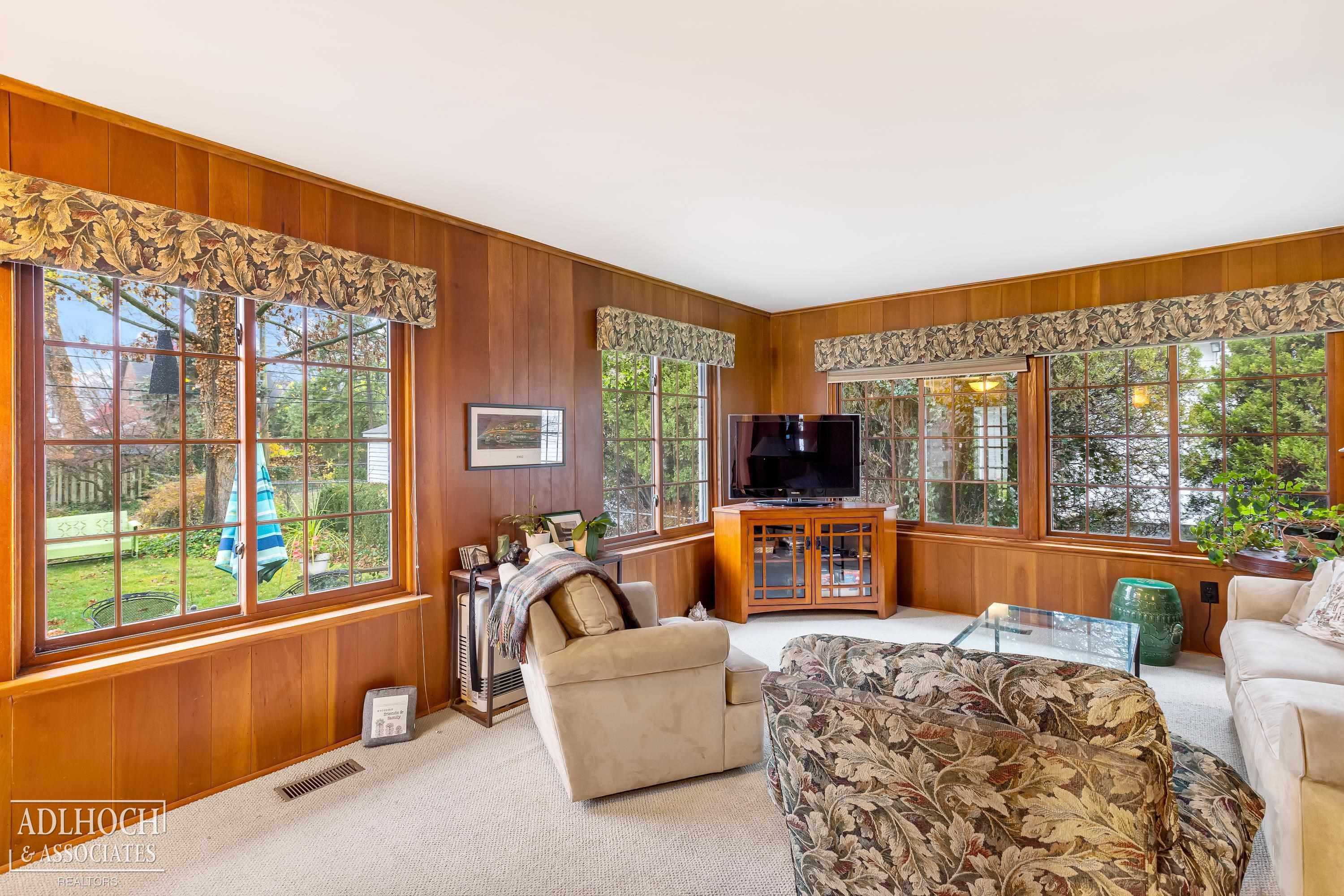 913 Fisher Road Grosse Pointe, MI 48230 - Photo 15 of 34 family room