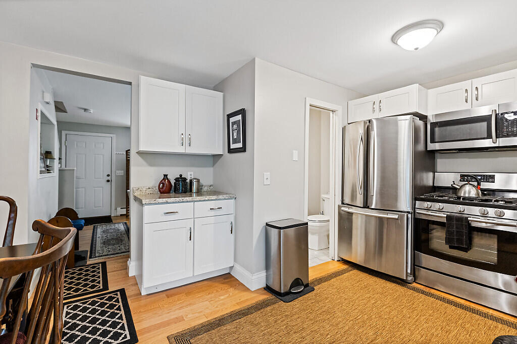 83 Middle Street, Unit 4 Hallowell, ME 04347 - Photo 13 of 47 24_BP5A3606_DxO_mls