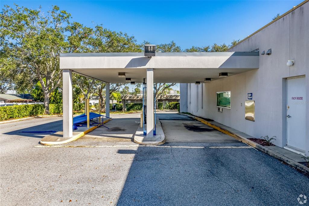 2046 Bayshore Boulevard Dunedin, FL 34698 - Photo 14 of 27