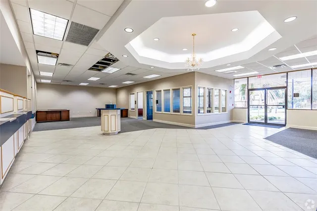 $15 | 2046 Bayshore Boulevard, Dunedin, FL 34698