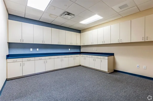 $15 | 2046 Bayshore Boulevard, Dunedin, FL 34698