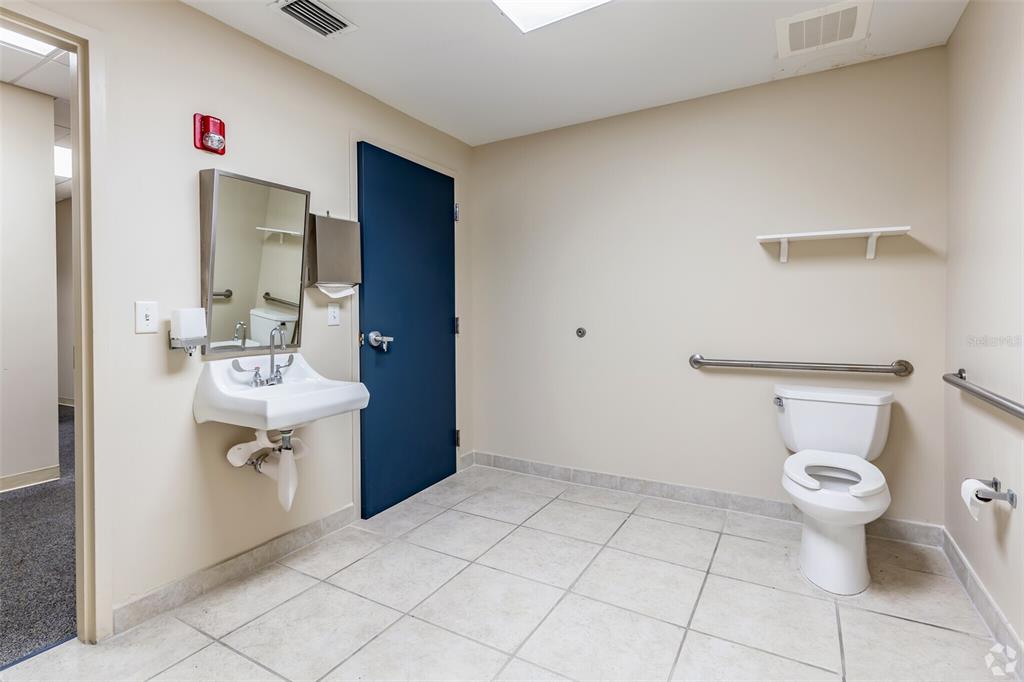 2046 Bayshore Boulevard Dunedin, FL 34698 - Photo 24 of 27