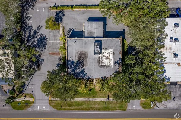 $15 | 2046 Bayshore Boulevard, Dunedin, FL 34698