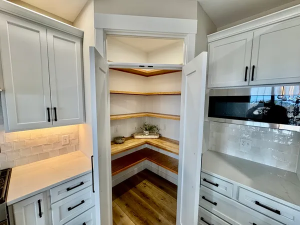 $595,000 | 1927 Parkside Drive, Sycamore, IL 60178