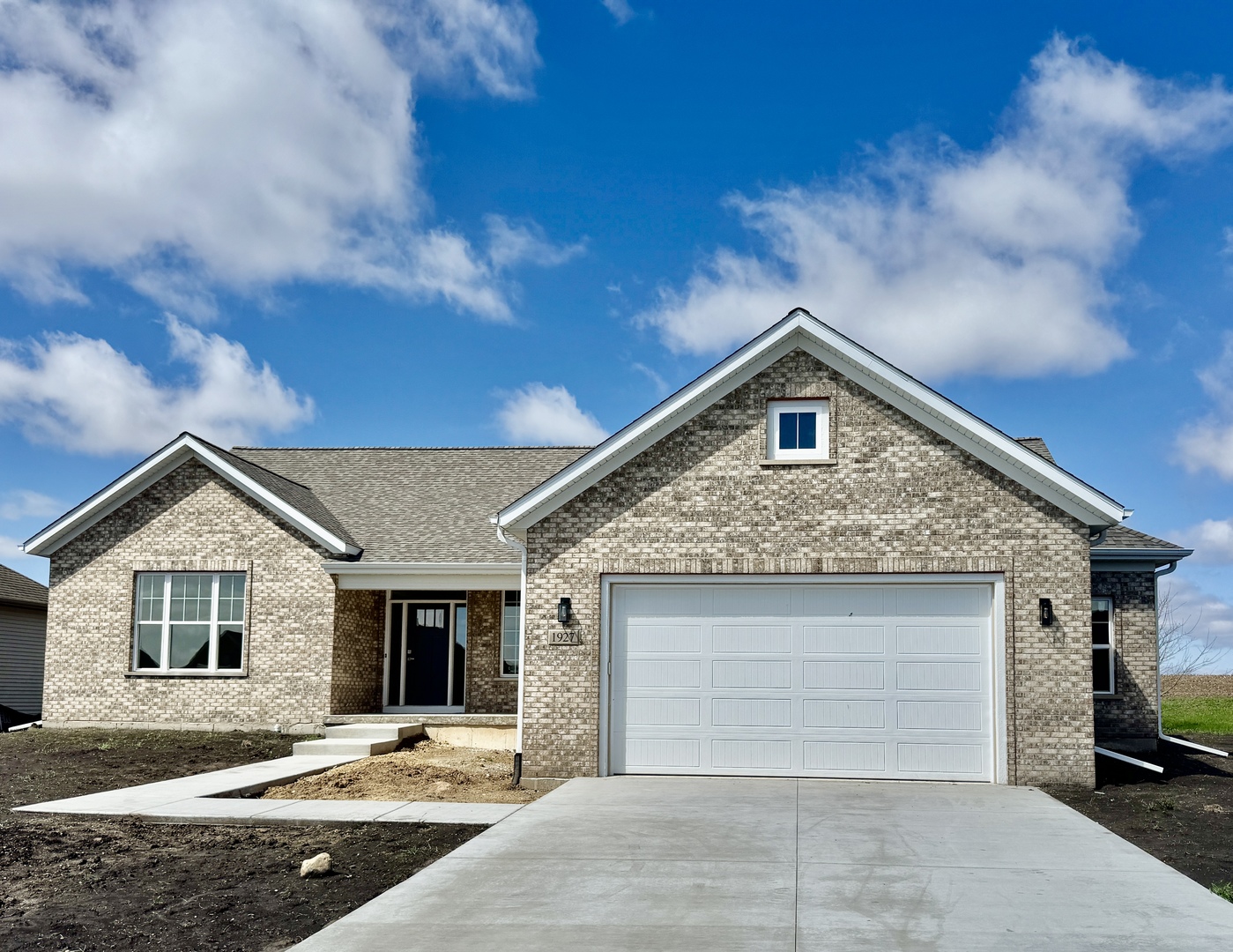 1927 Parkside Drive Sycamore, IL 60178 - Photo 2 of 39
