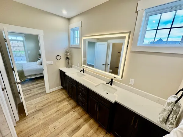 $595,000 | 1927 Parkside Drive, Sycamore, IL 60178