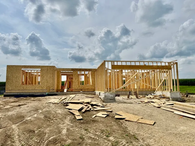 $595,000 | 1927 Parkside Drive, Sycamore, IL 60178