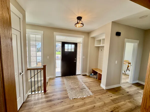 $595,000 | 1927 Parkside Drive, Sycamore, IL 60178