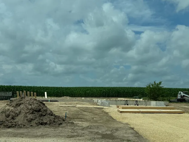 $595,000 | 1927 Parkside Drive, Sycamore, IL 60178