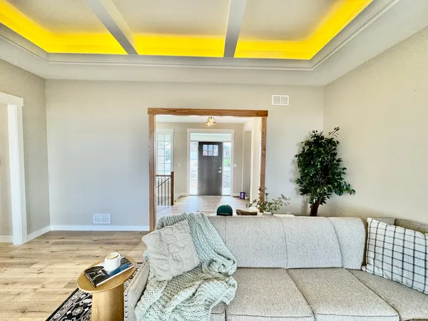 $595,000 | 1927 Parkside Drive, Sycamore, IL 60178
