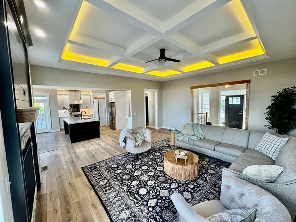 $595,000 | 1927 Parkside Drive, Sycamore, IL 60178