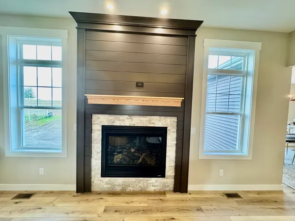 $595,000 | 1927 Parkside Drive, Sycamore, IL 60178