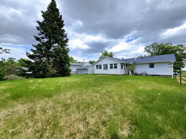 $129,900 | 1350 Springdale Drive, Clinton, IA 52732