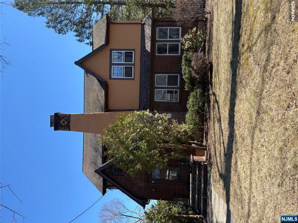 325 Bogert Avenue Ridgewood, NJ 07450 - Photo 2 of 37