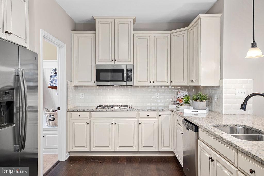 18040 Red Mulberry Road Dumfries, VA 22026 - Photo 7 of 46 KITCHEN
