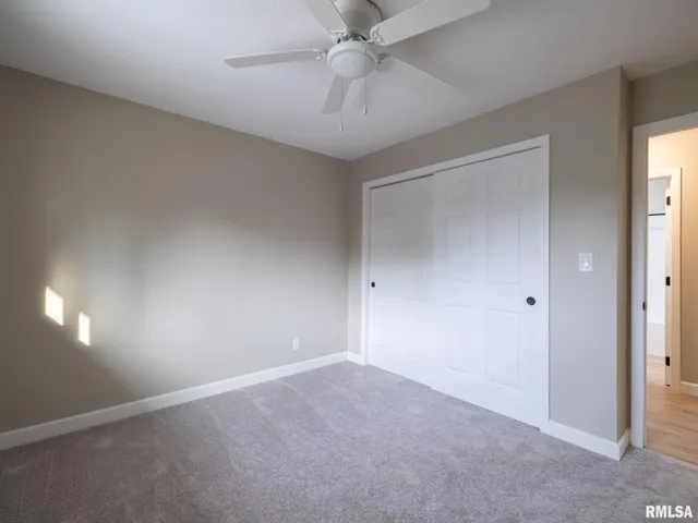 $259,900 | 2922 West Larchmont Lane, Peoria, IL 61615