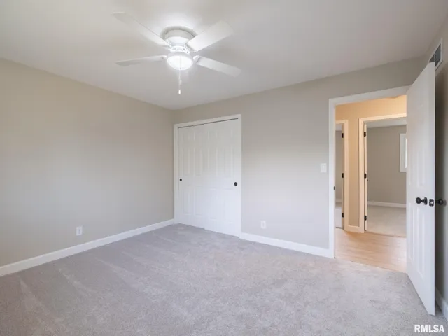 $259,900 | 2922 West Larchmont Lane, Peoria, IL 61615