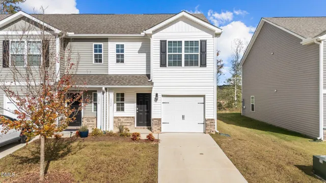 $1,650 | 122 March Creek Drive, Fuquay-Varina, NC 27526