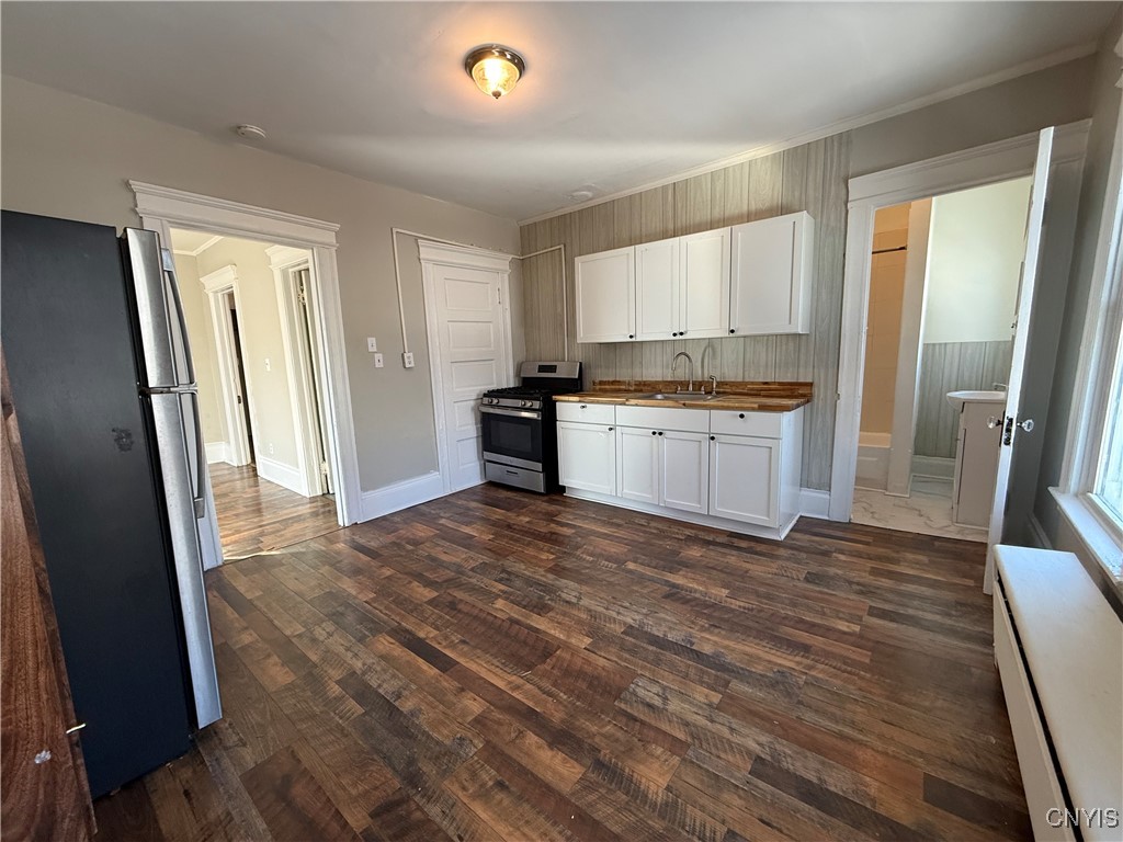 303 Griffiths Street, Unit 3 Syracuse, NY 13208 - Photo 4 of 9