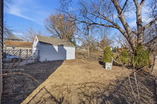 $220,000 | 1228 East Dover Court, Davenport, IA 52803