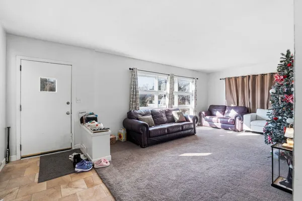 $220,000 | 1228 East Dover Court, Davenport, IA 52803