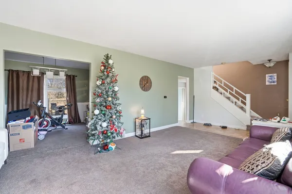 $220,000 | 1228 East Dover Court, Davenport, IA 52803