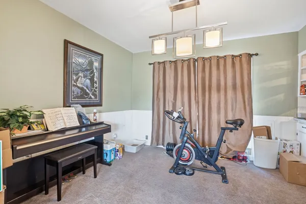 $220,000 | 1228 East Dover Court, Davenport, IA 52803