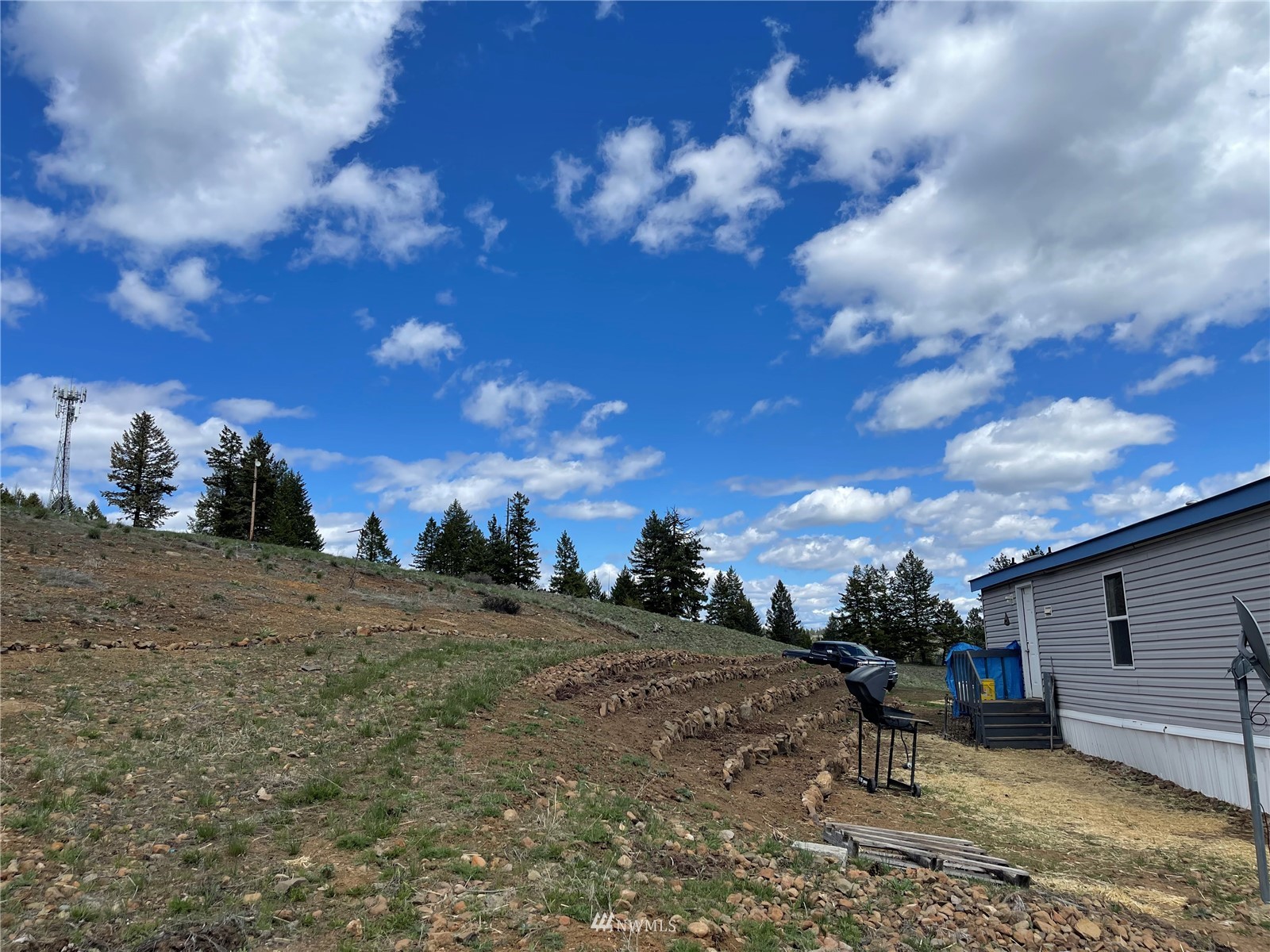 234 East Knob Hill Road Republic, WA 99166 - Photo 4 of 28 Gallery Image 4