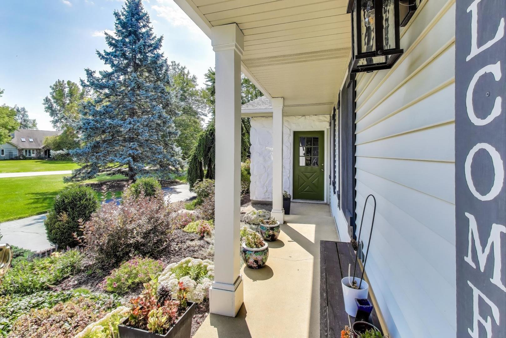 9623 North Hunters Lane Spring Grove, IL 60081 - Photo 6 of 49 Gallery Image 6