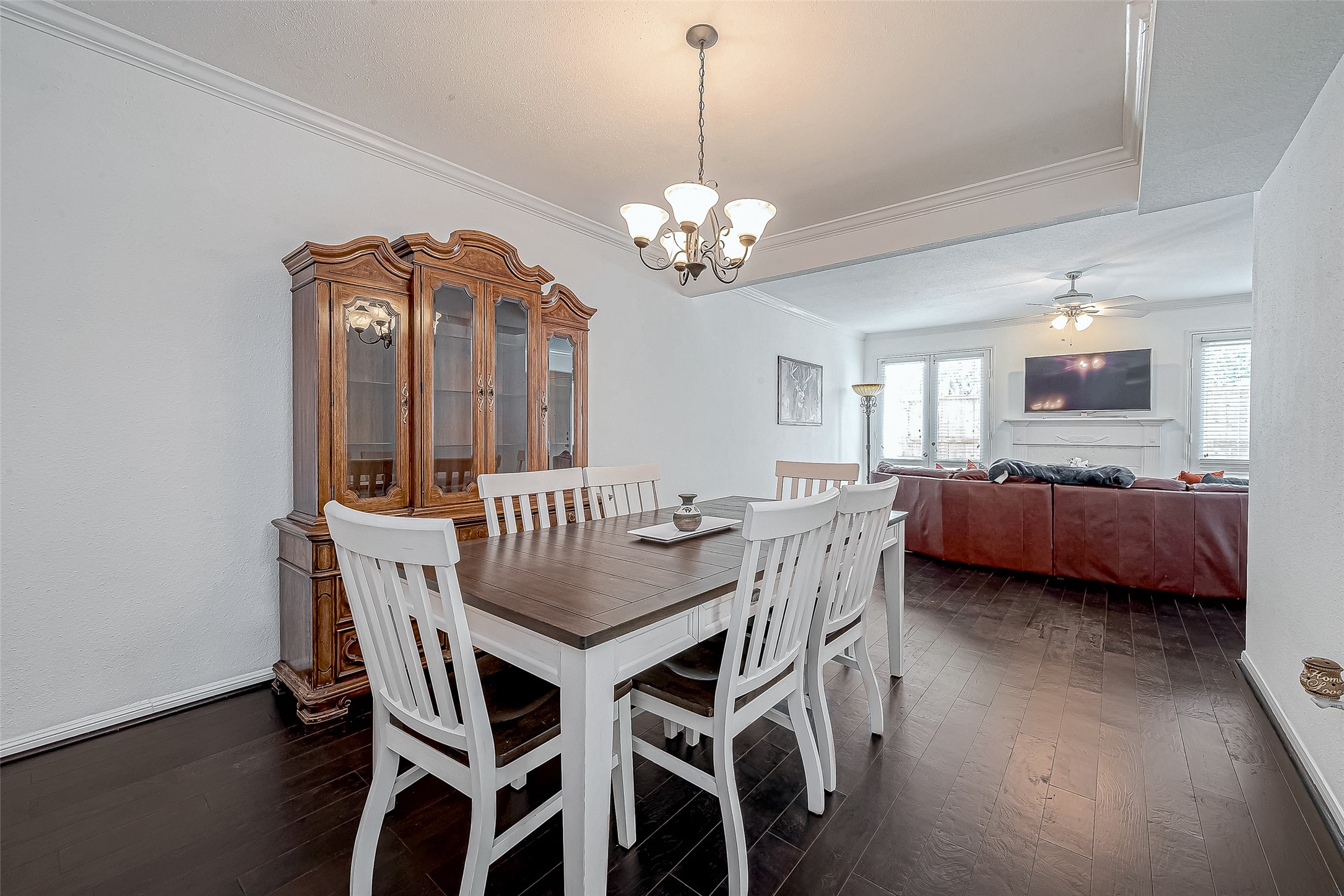 2100 Tanglewilde Street, Unit 189 Houston, TX 77063 - Photo 12 of 31 Dining area