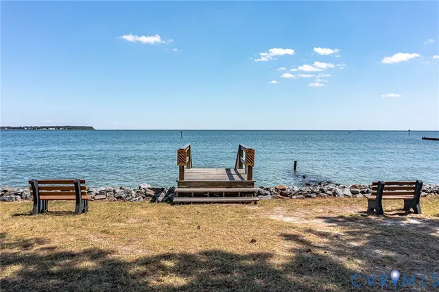 a view of a room with an empty space