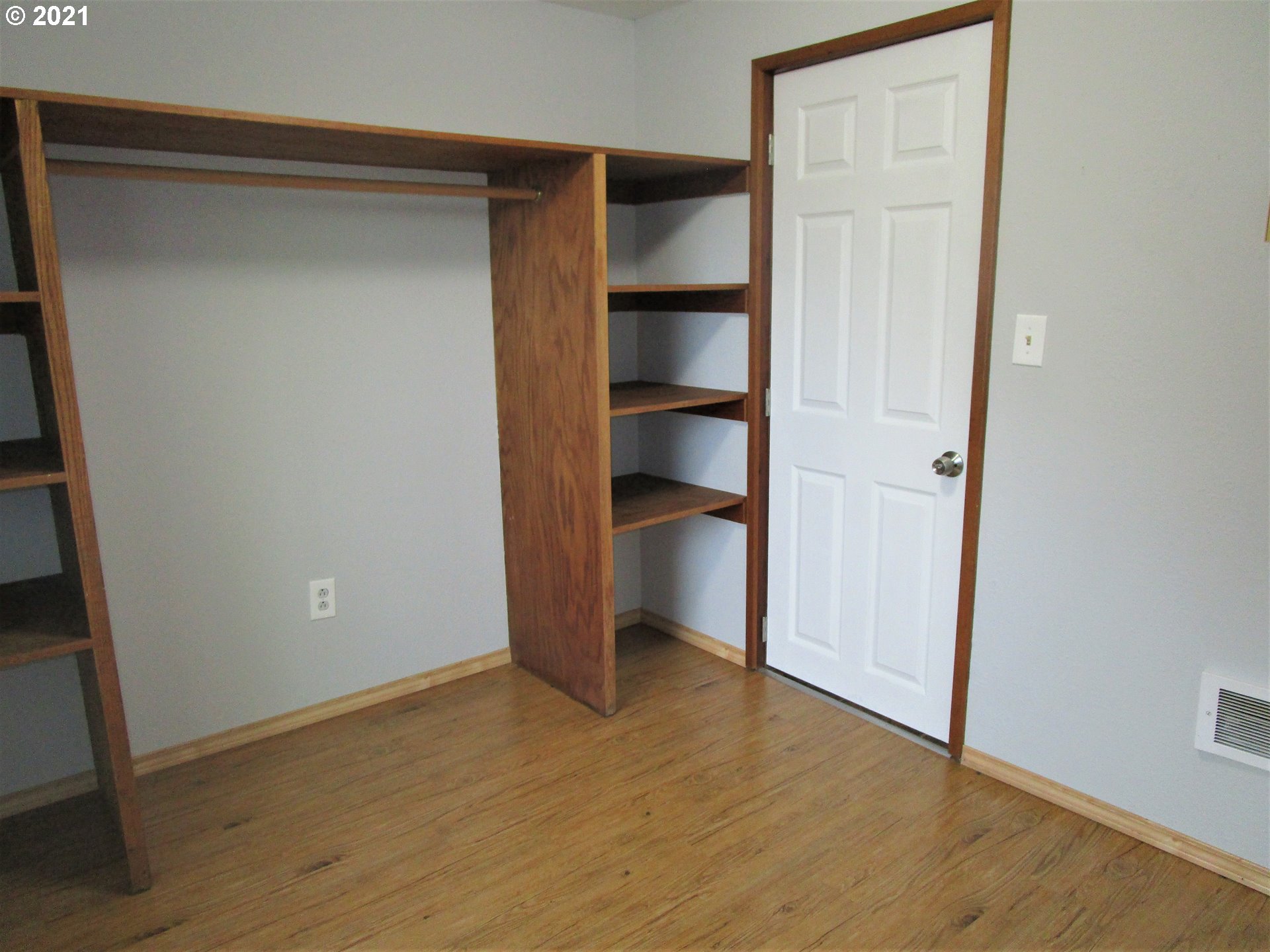 723 Bender Street Myrtle Point, OR 97458 - Photo 20 of 32 Gallery Image 20