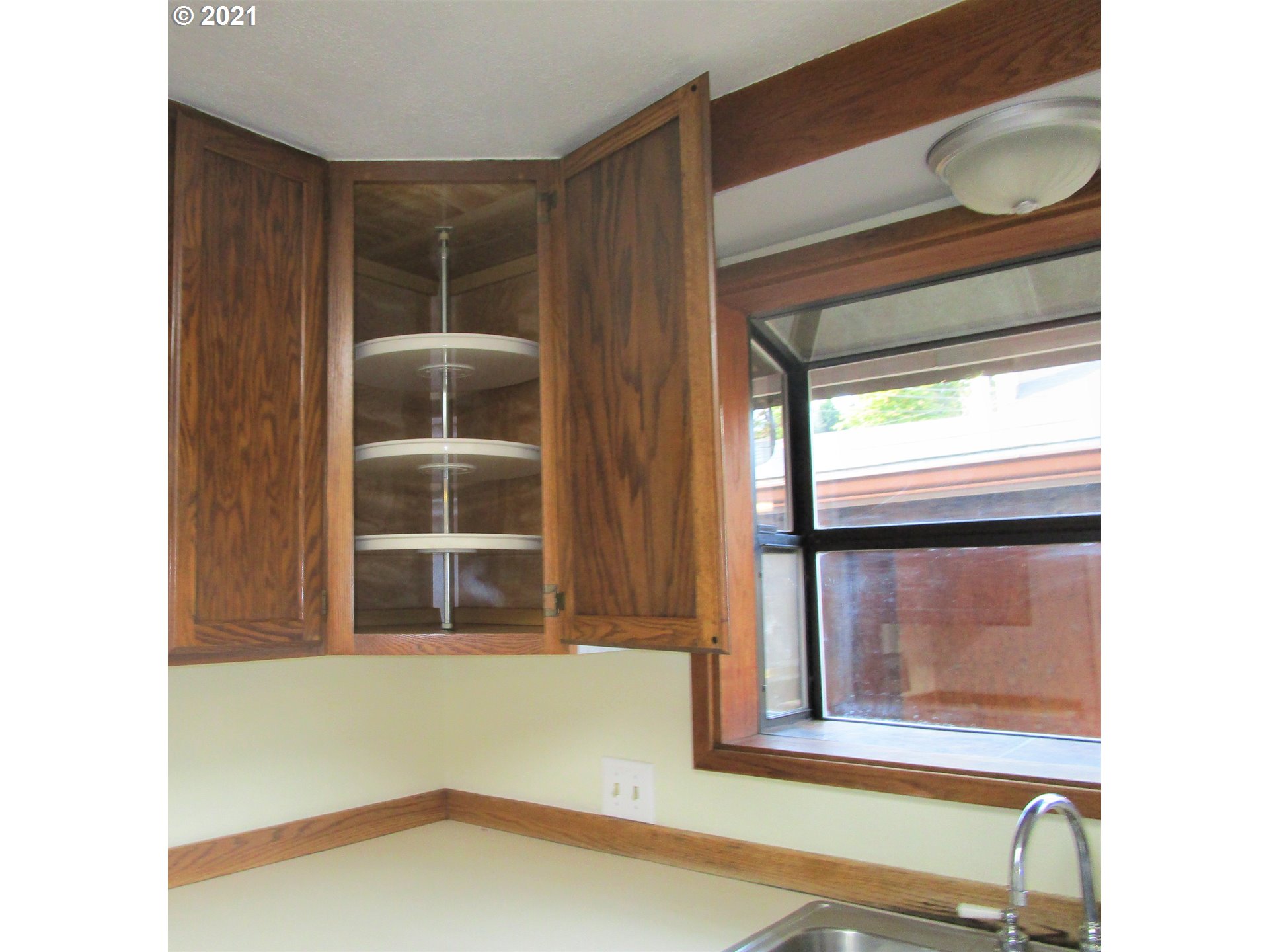 723 Bender Street Myrtle Point, OR 97458 - Photo 10 of 32 Gallery Image 10