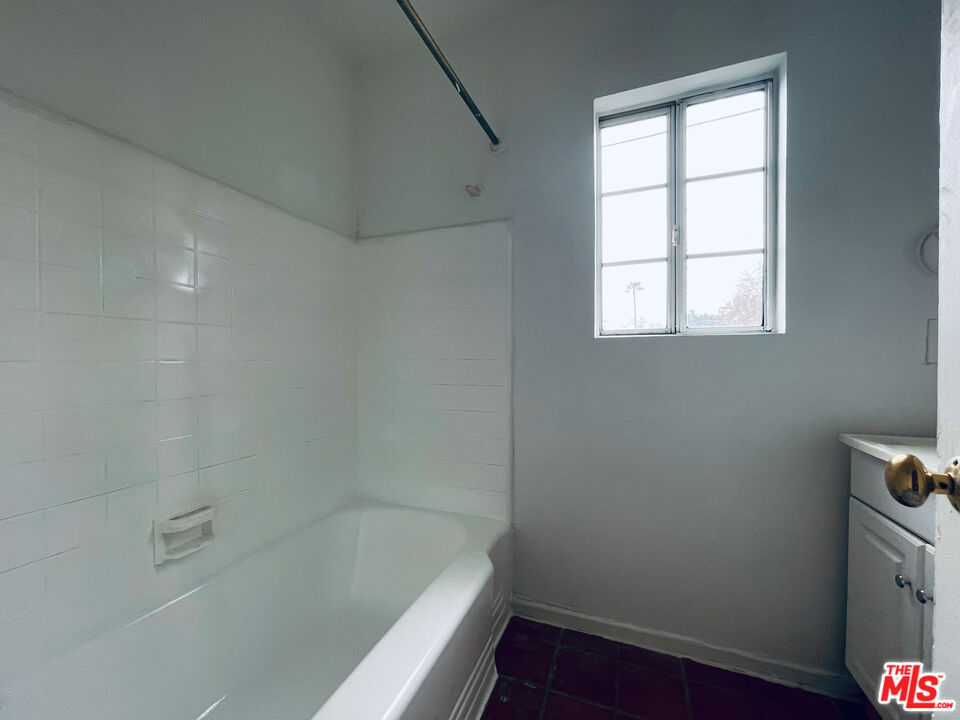 2016 20th Street, Unit B Santa Monica, CA 90404 - Photo 14 of 21