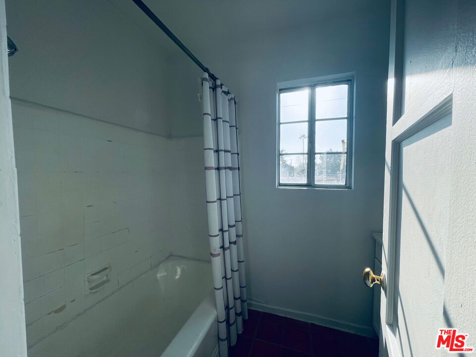 2016 20th Street, Unit B Santa Monica, CA 90404 - Photo 14 of 19