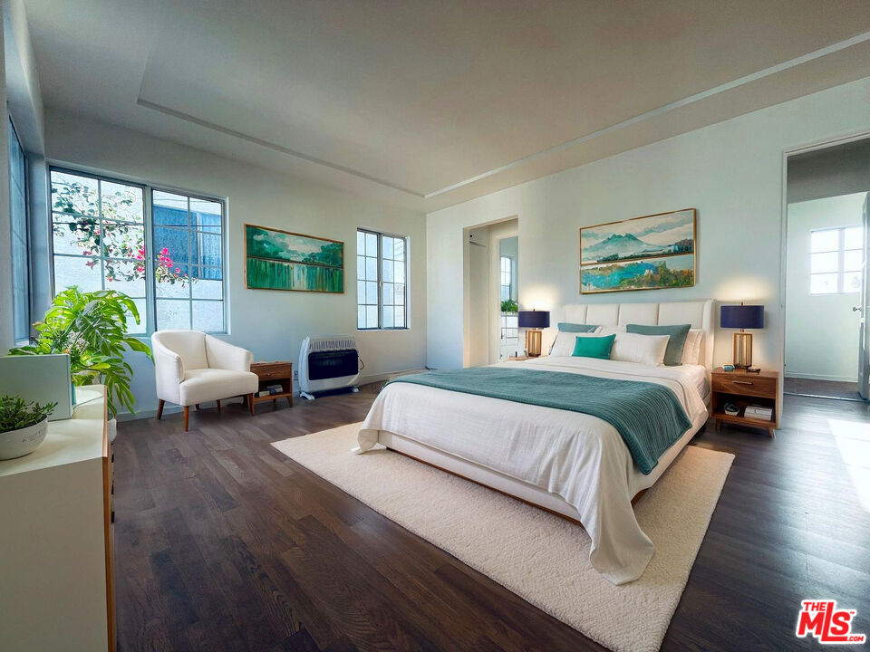 2016 20th Street, Unit B Santa Monica, CA 90404 - Photo 4 of 19